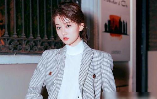 圈内爆料乔欣霍启刚,豪门与青春的跨界邂逅  第2张